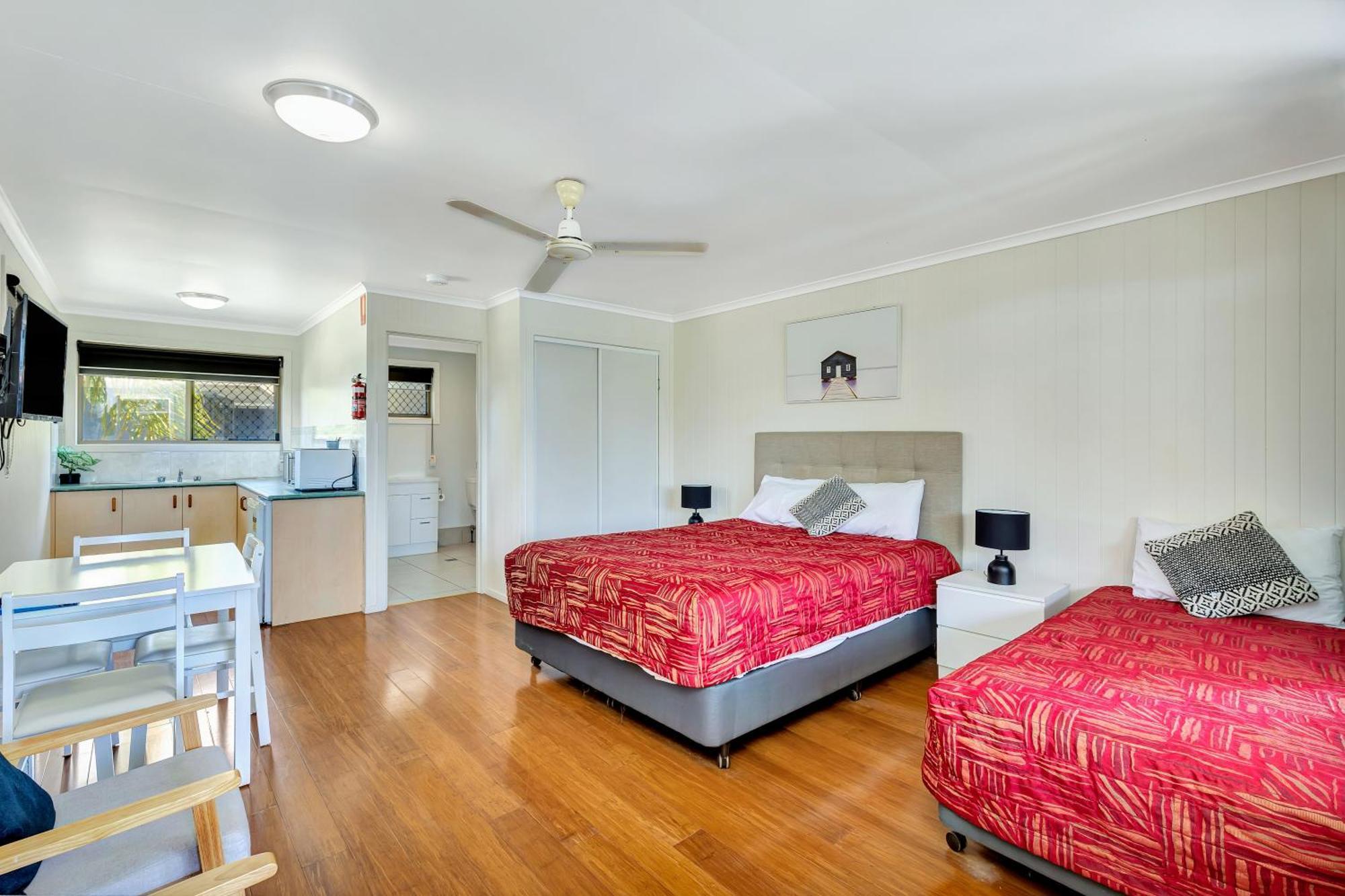 Sanctuary Lakes Fauna Retreat Urangan Exterior photo