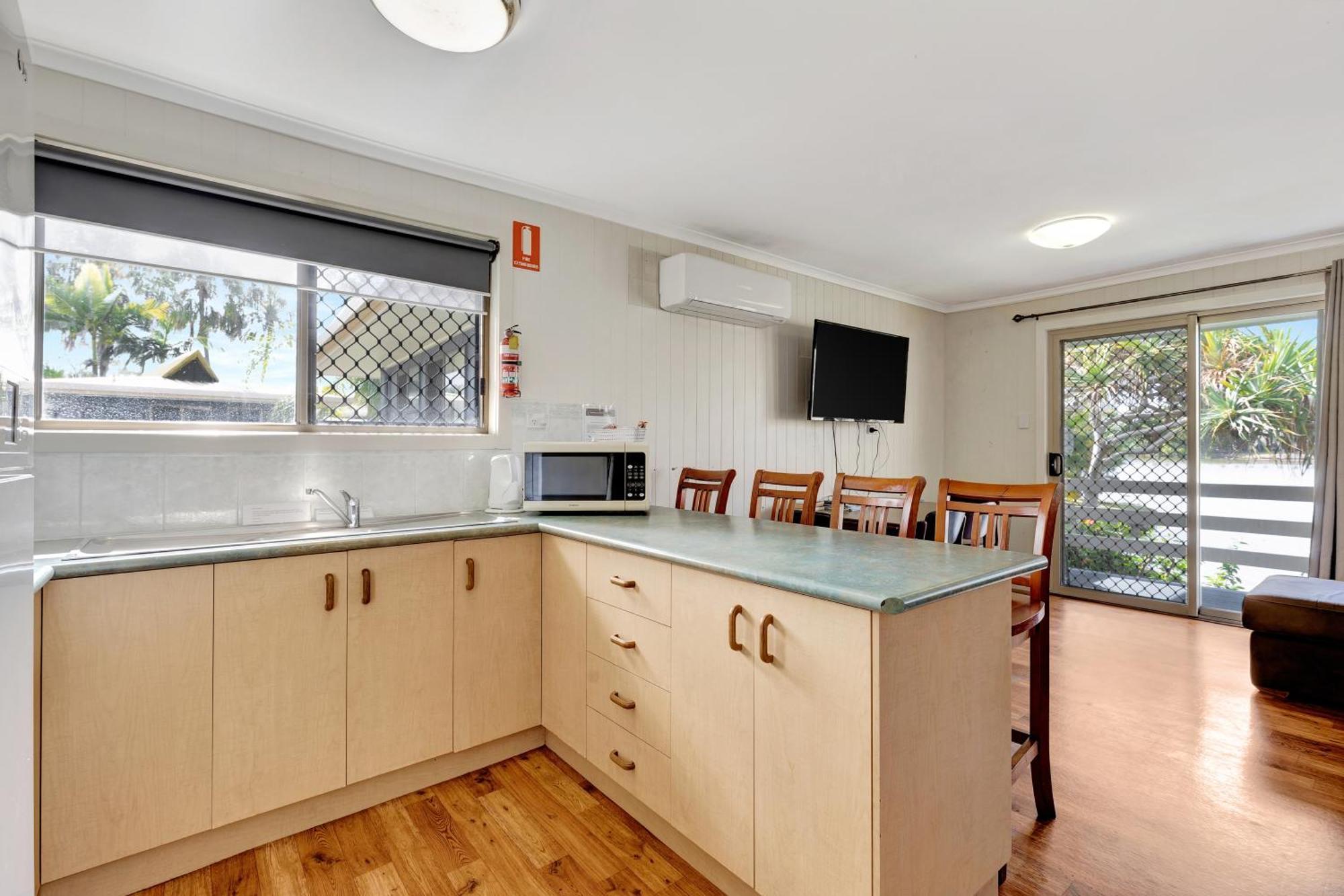 Sanctuary Lakes Fauna Retreat Urangan Exterior photo