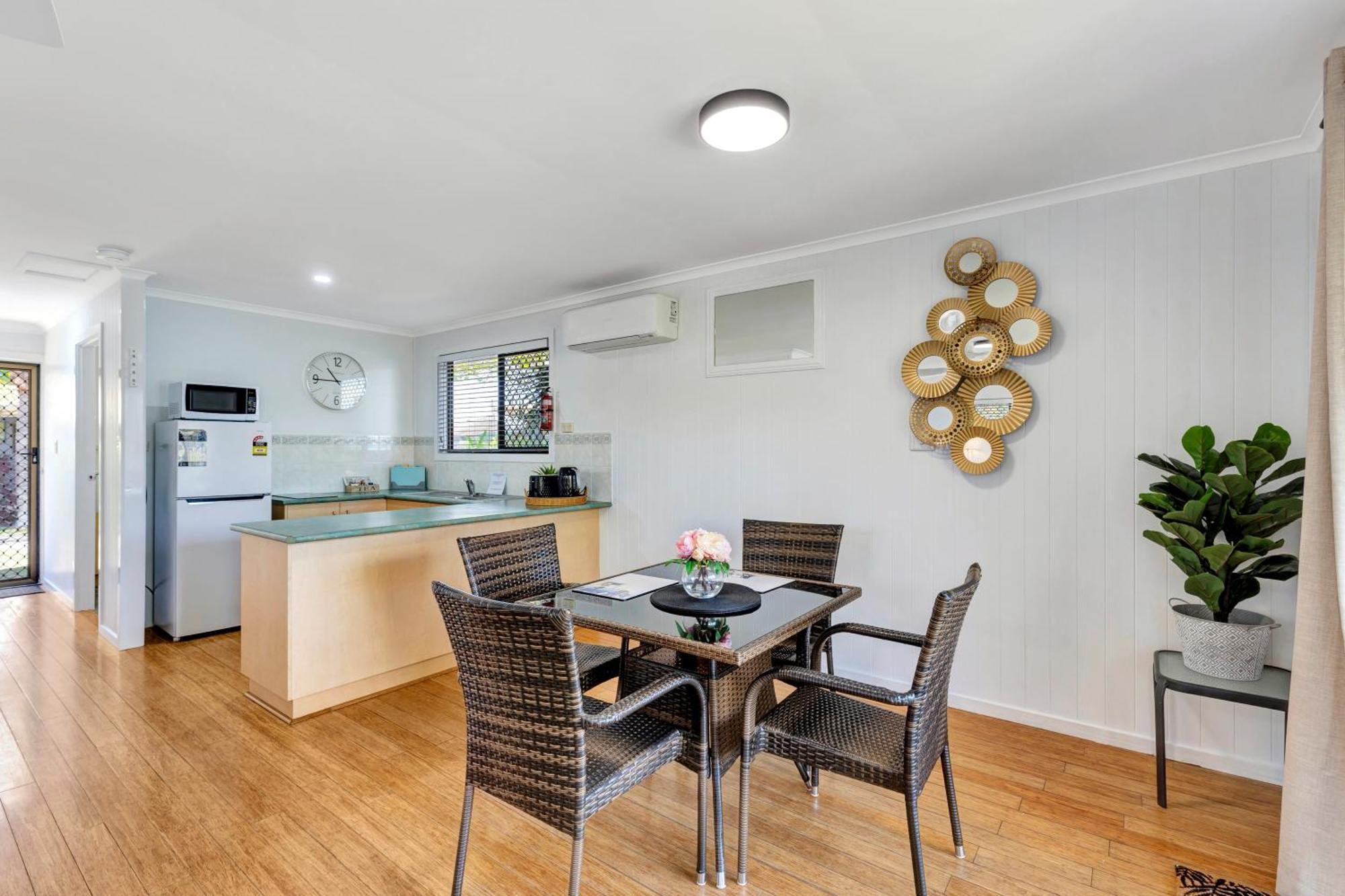 Sanctuary Lakes Fauna Retreat Urangan Exterior photo