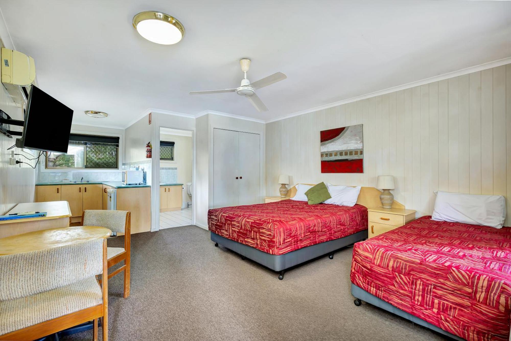 Sanctuary Lakes Fauna Retreat Urangan Exterior photo