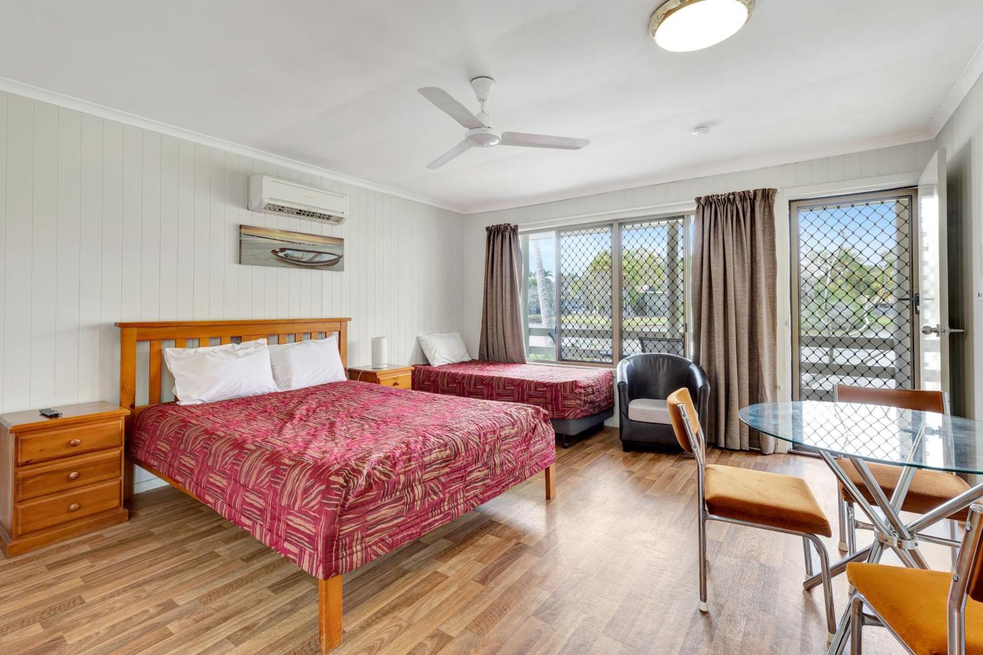 Sanctuary Lakes Fauna Retreat Urangan Exterior photo